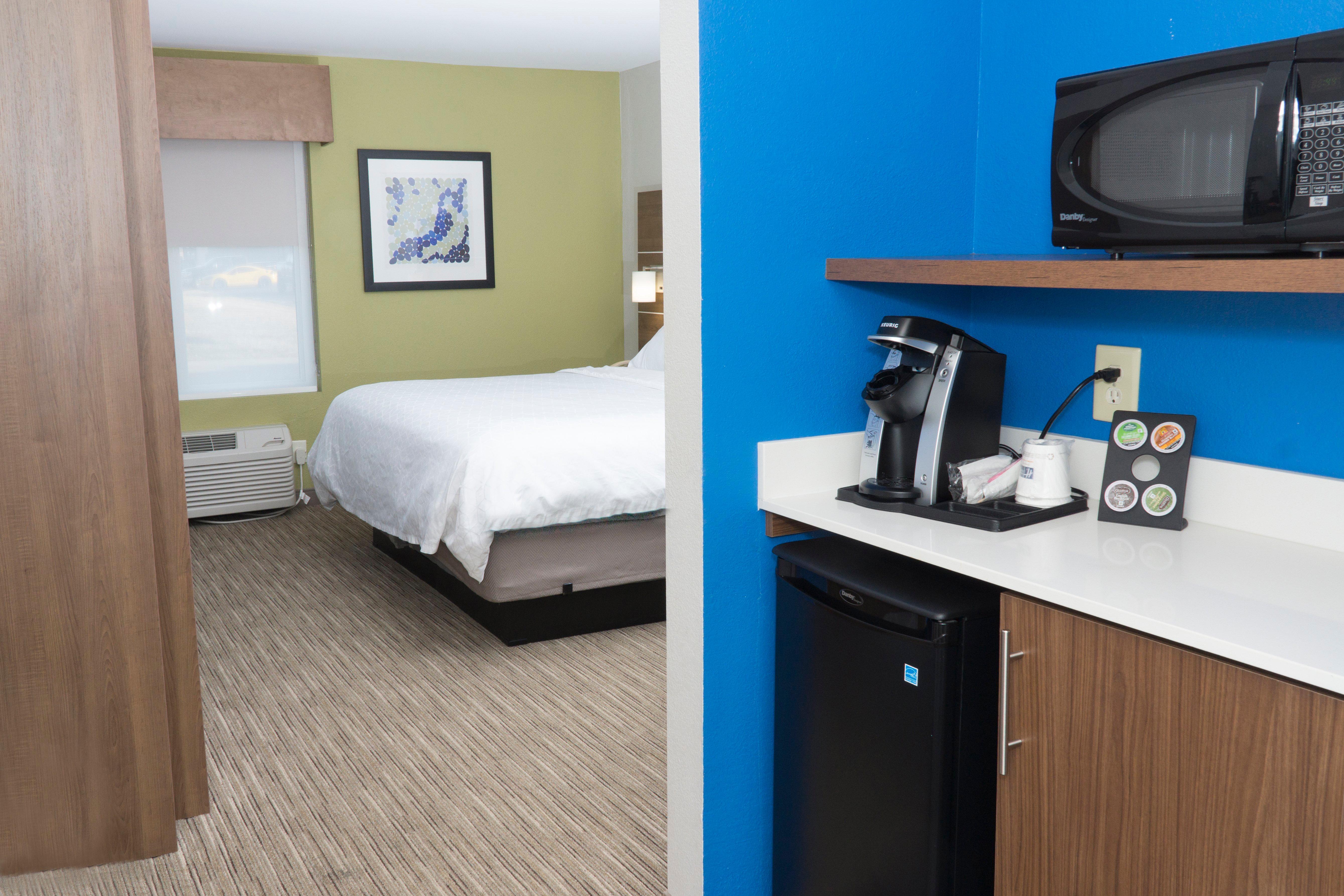 Holiday Inn Express Hotel & Suites Madison By Ihg Buitenkant foto