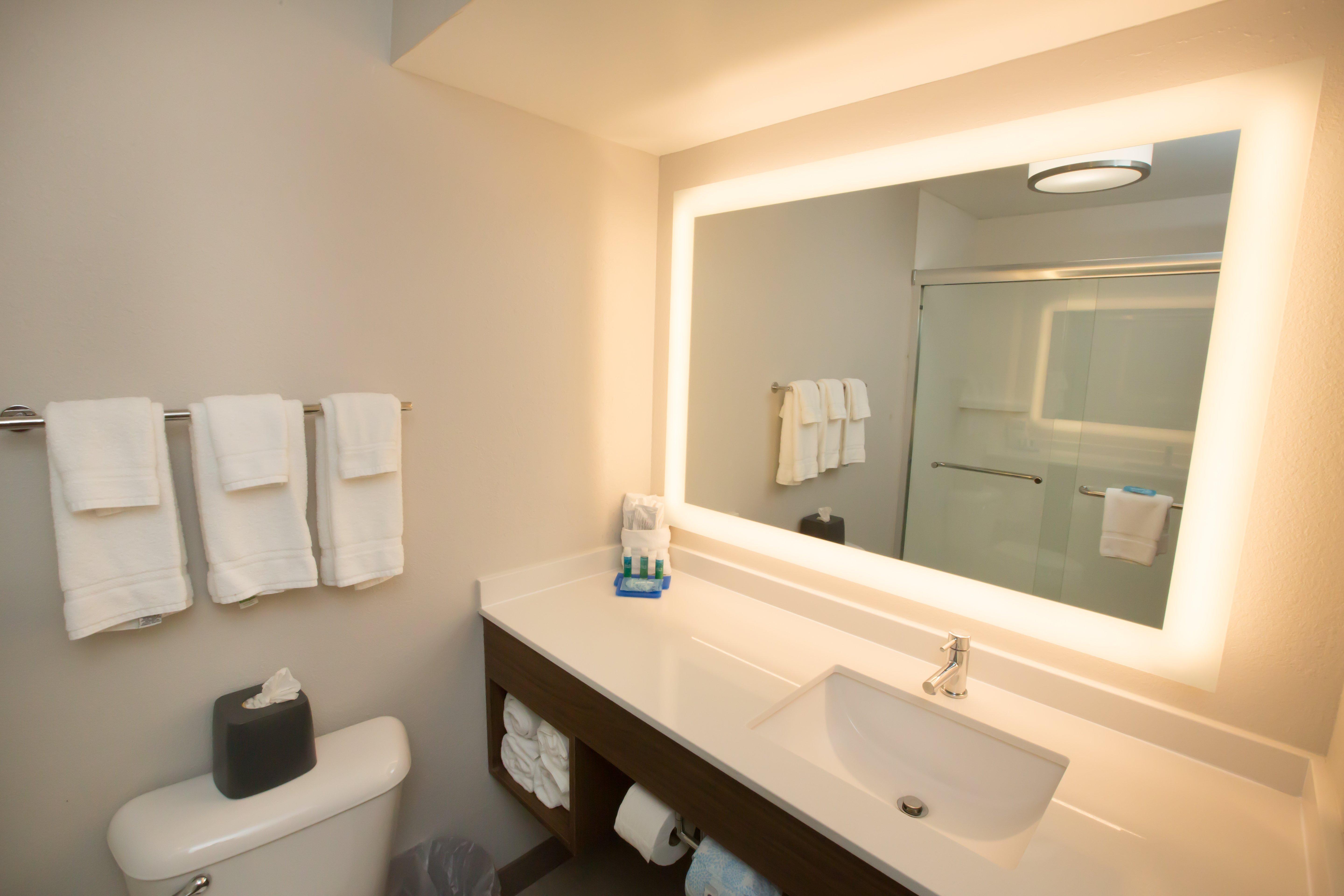 Holiday Inn Express Hotel & Suites Madison By Ihg Buitenkant foto
