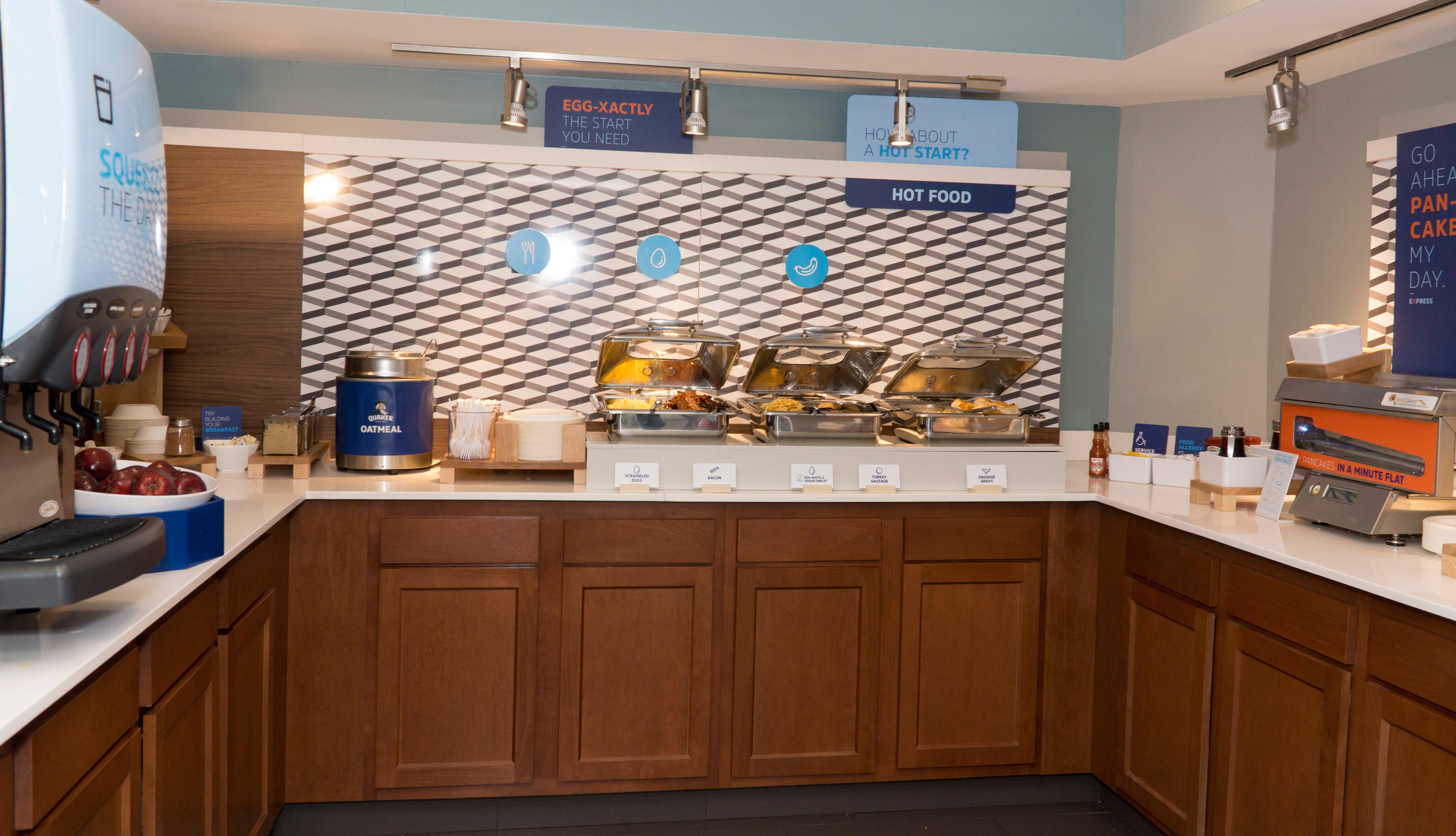Holiday Inn Express Hotel & Suites Madison By Ihg Buitenkant foto