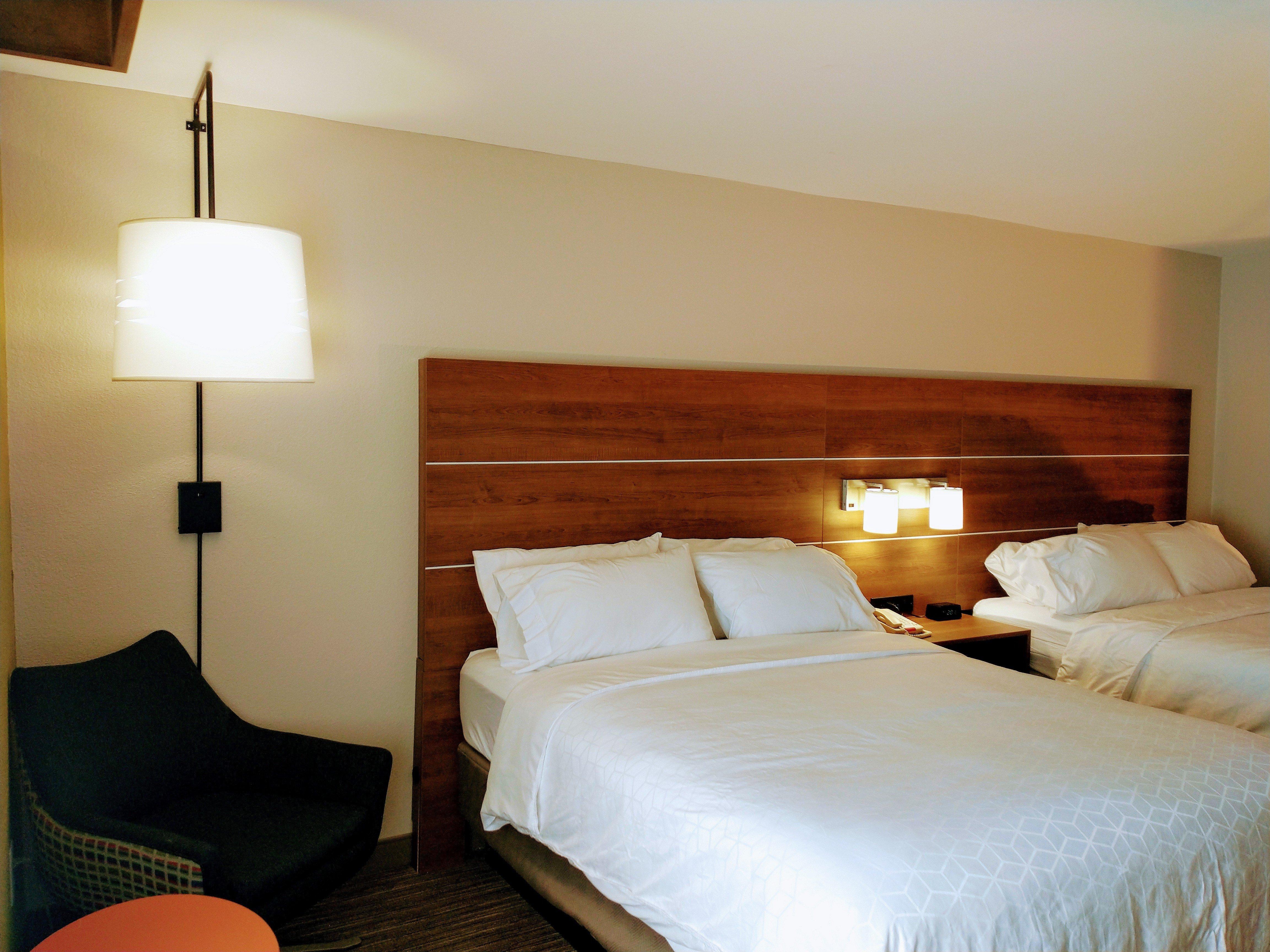 Holiday Inn Express Hotel & Suites Madison By Ihg Buitenkant foto