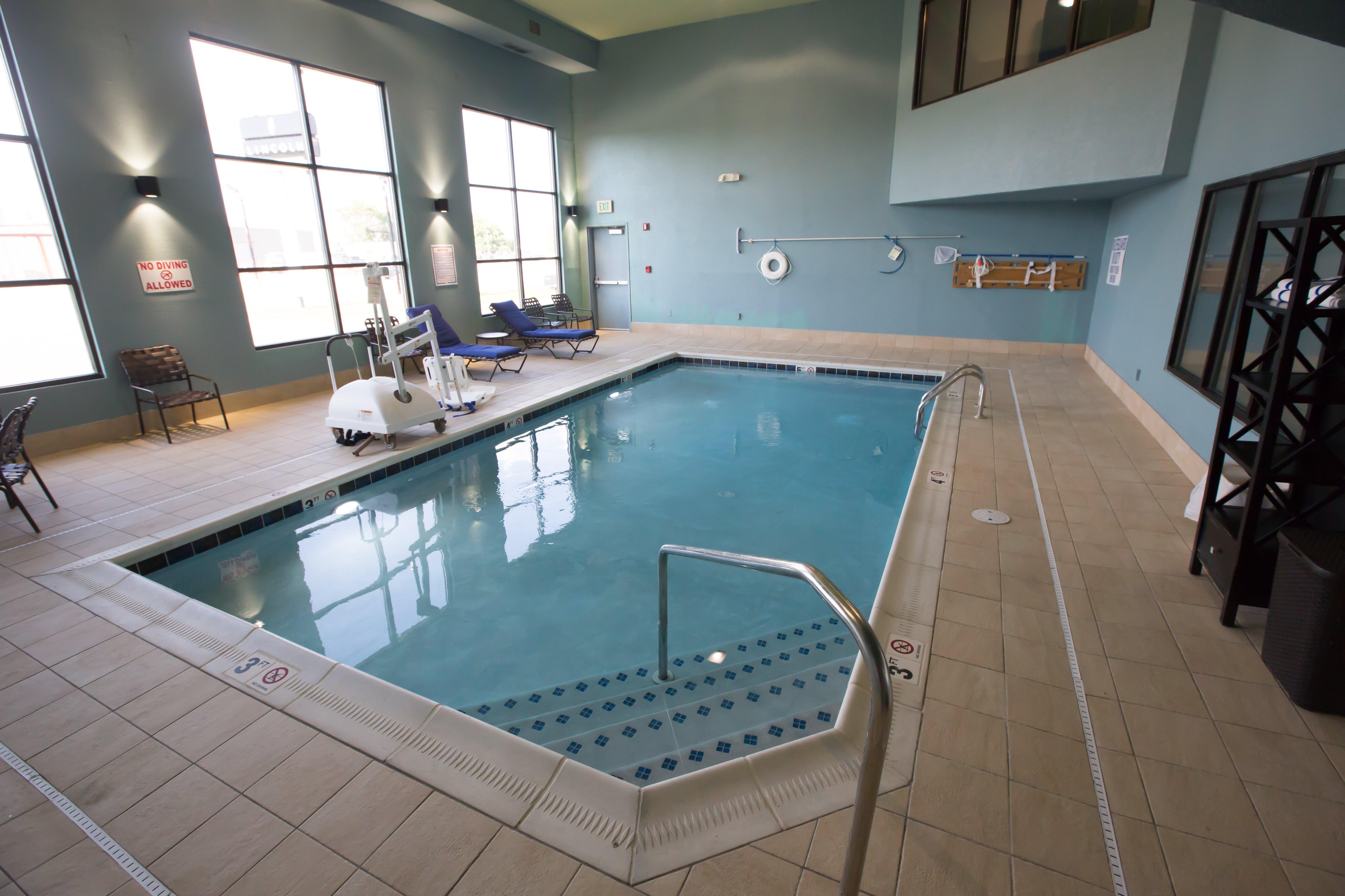 Holiday Inn Express Hotel & Suites Madison By Ihg Buitenkant foto