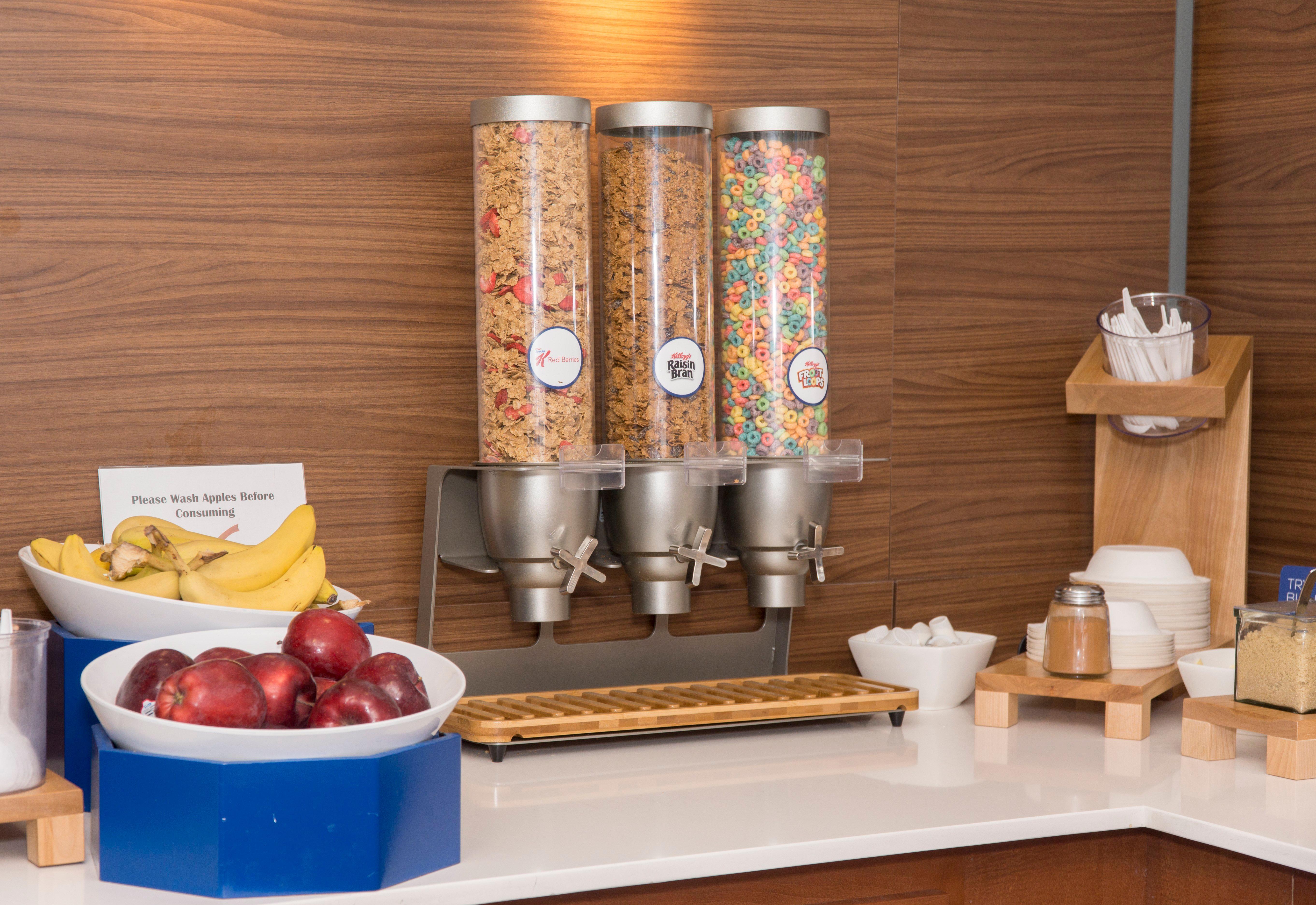 Holiday Inn Express Hotel & Suites Madison By Ihg Buitenkant foto