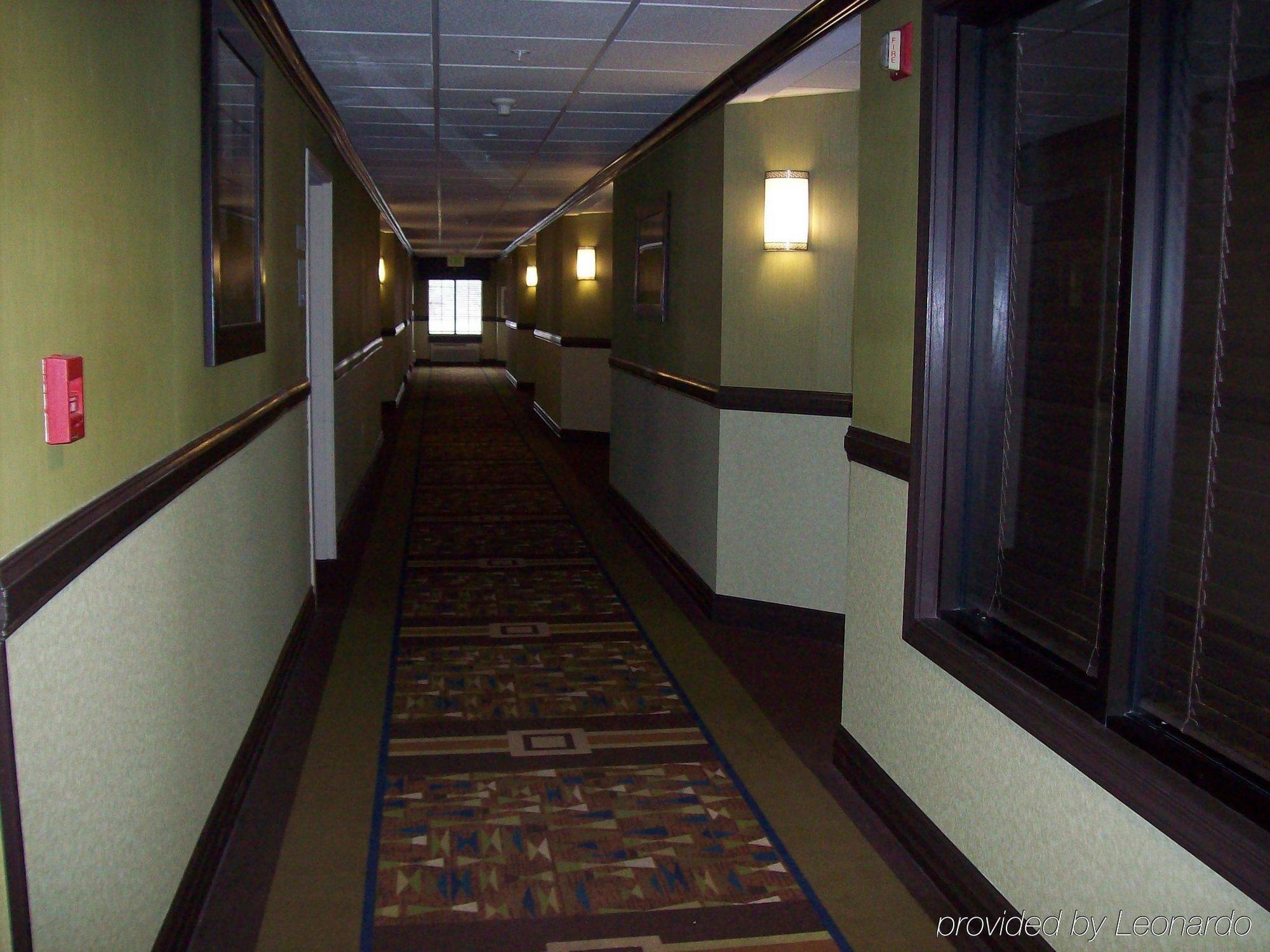Holiday Inn Express Hotel & Suites Madison By Ihg Buitenkant foto