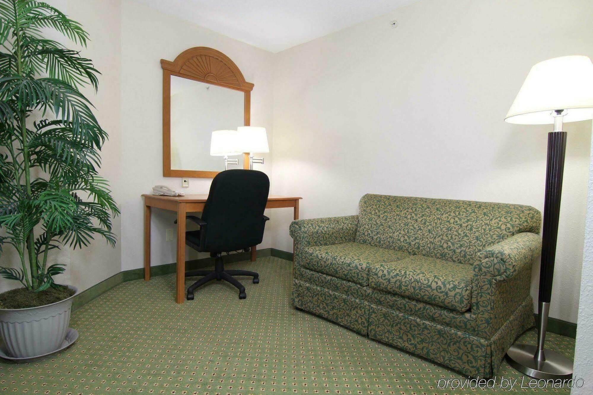 Holiday Inn Express Hotel & Suites Madison By Ihg Kamer foto